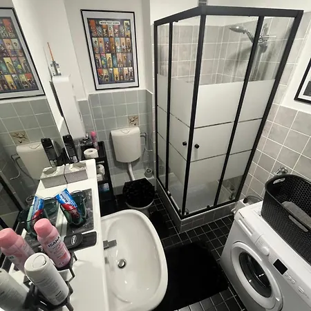 Schoenes Mit Balkon Aggertalsperre 베르그노이스타트